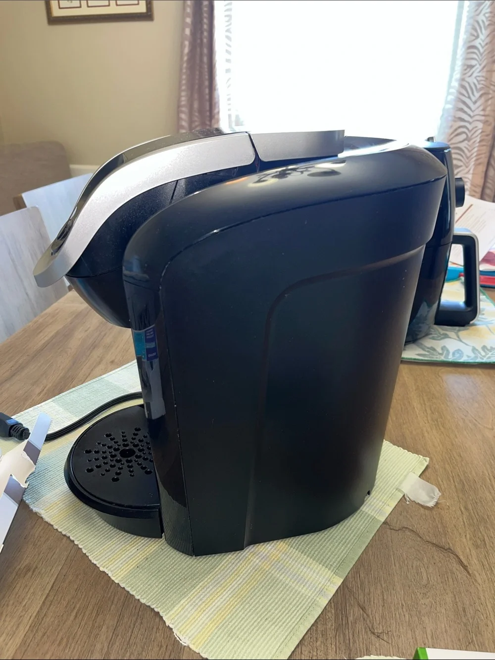 Keurig Black and Silver Single-Serve Pod Coffee Brewer & water filters(5)